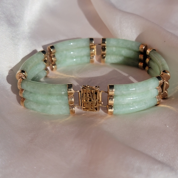 Vintage Jewelry - Triple Row Real Jade 14k Solid Gold Bracelet